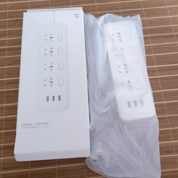 Original Xiaomi Mijia Individual Switched Power Strip Surge Protector with 4 Outlets and 3 USB Ports(2.1A) 2m Extension Power So